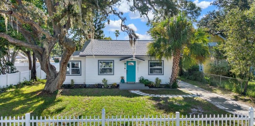 House in Clearwater, Florida 2 bedrooms, 86.4 sq.m. № 2310575