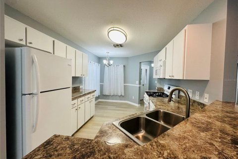 House in Ocala, Florida 2 bedrooms, 139.73 sq.m. № 1797207 - photo 4