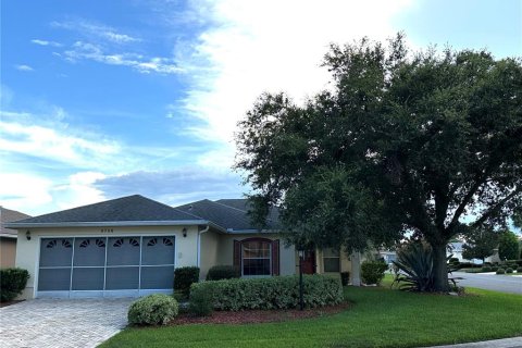 House in Ocala, Florida 2 bedrooms, 139.73 sq.m. № 1797207 - photo 1