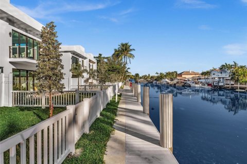 Adosado en venta en Dania Beach, Florida, 3 dormitorios, 189.52 m2 № 2085338 - foto 29