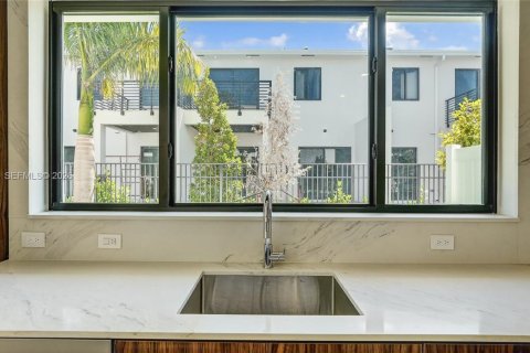 Adosado en venta en Dania Beach, Florida, 3 dormitorios, 189.52 m2 № 2085338 - foto 9