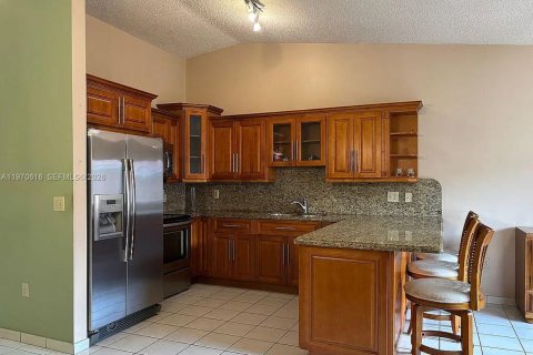 House in Miami, Florida 3 bedrooms, 141.77 sq.m. № 2031323 - photo 7