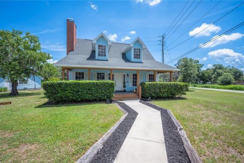 House in Lakeland, Florida 3 bedrooms, 150.5 sq.m. № 1870516 - photo 1