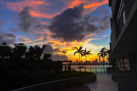 Copropriété à louer à Miami Beach, Floride: 2 chambres, 99.59 m2 № 2276385 - photo 14