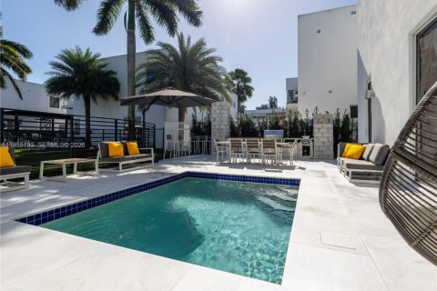 Villa ou maison à vendre à Doral, Floride: 6 chambres, 452.81 m2 № 2009728 - photo 10