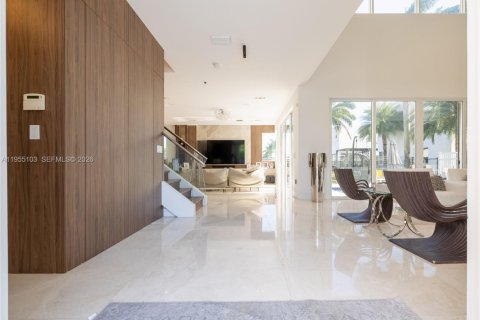 Villa ou maison à vendre à Doral, Floride: 6 chambres, 452.81 m2 № 2009728 - photo 15