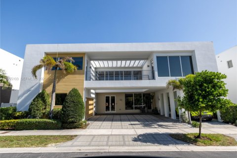 Villa ou maison à vendre à Doral, Floride: 6 chambres, 452.81 m2 № 2009728 - photo 2