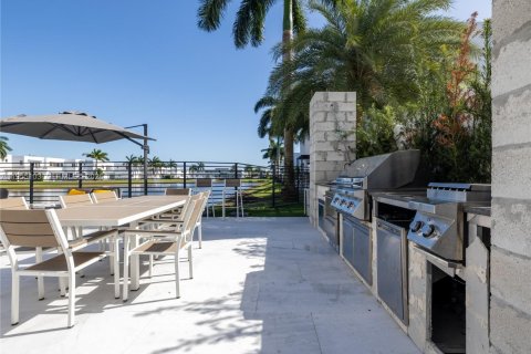 Villa ou maison à vendre à Doral, Floride: 6 chambres, 452.81 m2 № 2009728 - photo 9