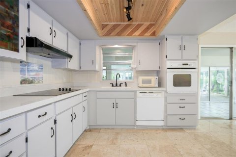 House in Palm Coast, Florida 3 bedrooms, 125.42 sq.m. № 2236058 - photo 8