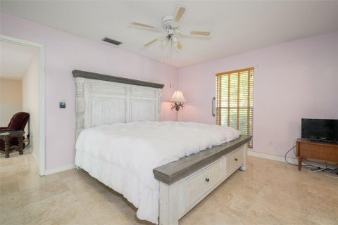 House in Palm Coast, Florida 3 bedrooms, 125.42 sq.m. № 2236058 - photo 16