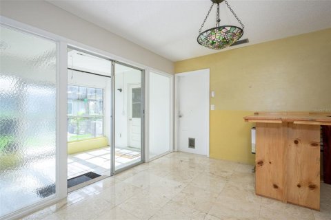 House in Palm Coast, Florida 3 bedrooms, 125.42 sq.m. № 2236058 - photo 12