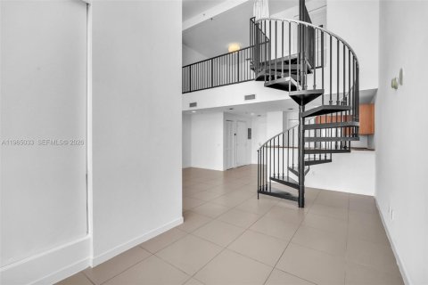 Condominio en alquiler en Miami, Florida, 1 dormitorio, 83.8 m2 № 2026891 - foto 15