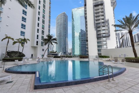 Condominio en alquiler en Miami, Florida, 1 dormitorio, 83.8 m2 № 2026891 - foto 27