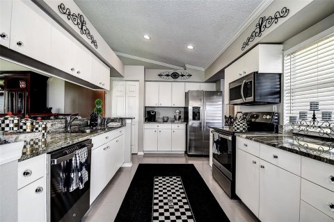 House in Hudson, Florida 3 bedrooms, 174.47 sq.m. № 2289593 - photo 13