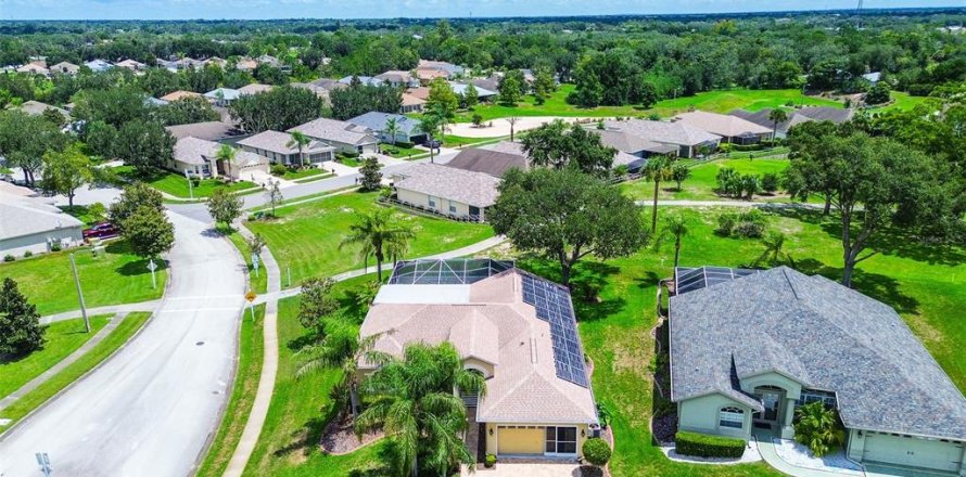House in Hudson, Florida 3 bedrooms, 174.47 sq.m. № 2289593