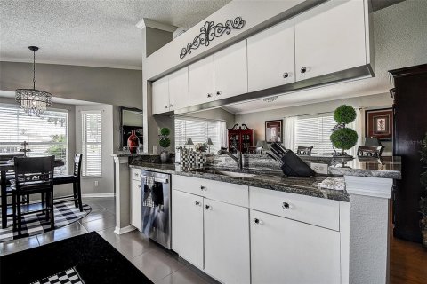House in Hudson, Florida 3 bedrooms, 174.47 sq.m. № 2289593 - photo 16