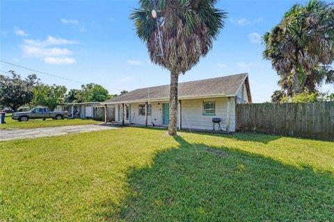 House in Port Richey, Florida 4 bedrooms, 111.48 sq.m. № 2386640 - photo 19