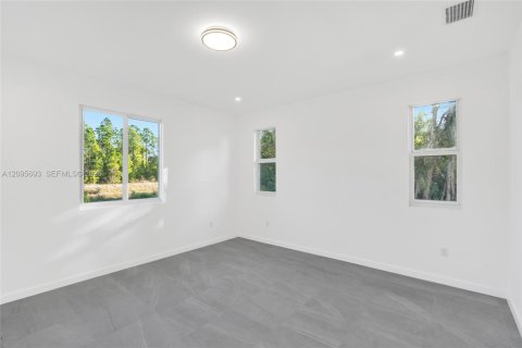 House in Lehigh Acres, Florida 4 bedrooms № 2387961 - photo 29