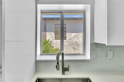 Copropriété à louer à North Miami, Floride: 2 chambres, 666.11 m2 № 1777707 - photo 18