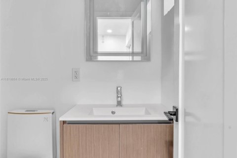 Copropriété à louer à North Miami, Floride: 2 chambres, 666.11 m2 № 1777707 - photo 23