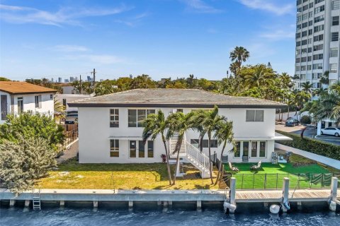 Copropriété à louer à North Miami, Floride: 2 chambres, 666.11 m2 № 1777707 - photo 1
