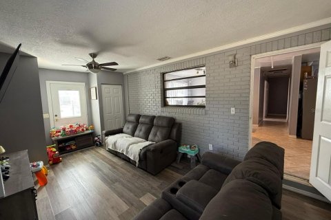 Casa en venta en Auburndale, Florida, 3 dormitorios, 101.73 m2 № 2203064 - foto 2