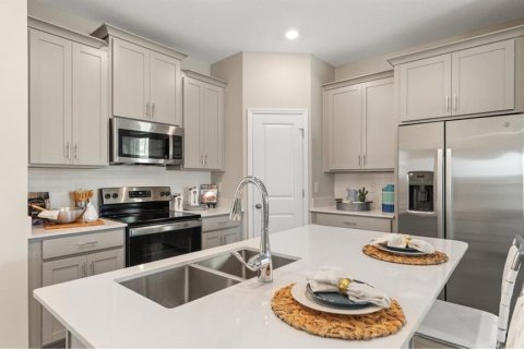 Casa en venta en Clermont, Florida, 4 dormitorios, 187.94 m2 № 1909608 - foto 3
