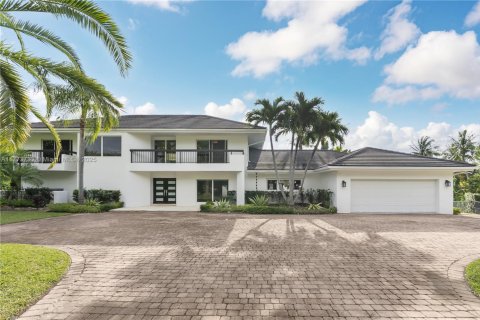 House in Coral Gables, Florida 7 bedrooms, 633.13 sq.m. № 1738790 - photo 1