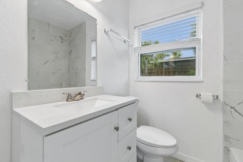 House in Plant City, Florida 4 bedrooms, 120.31 sq.m. № 2124032 - photo 13