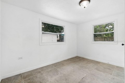 House in Plant City, Florida 4 bedrooms, 120.31 sq.m. № 2124032 - photo 10