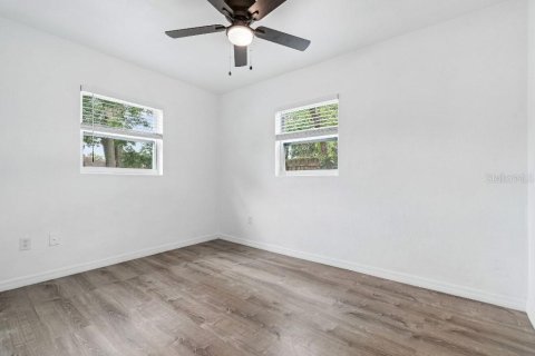 House in Plant City, Florida 4 bedrooms, 120.31 sq.m. № 2124032 - photo 16