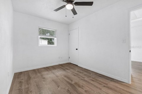 House in Plant City, Florida 4 bedrooms, 120.31 sq.m. № 2124032 - photo 22