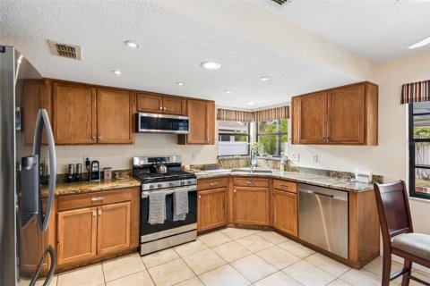 House in Largo, Florida 4 bedrooms, 169.08 sq.m. № 2112822 - photo 9