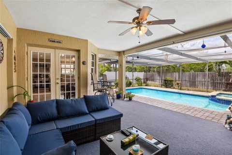 House in Largo, Florida 4 bedrooms, 169.08 sq.m. № 2112822 - photo 17