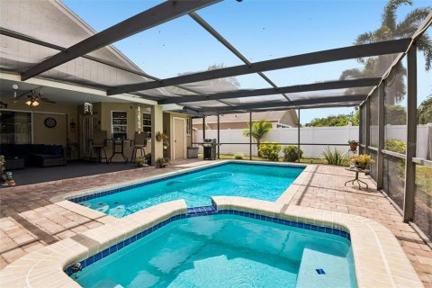 House in Largo, Florida 4 bedrooms, 169.08 sq.m. № 2112822 - photo 19