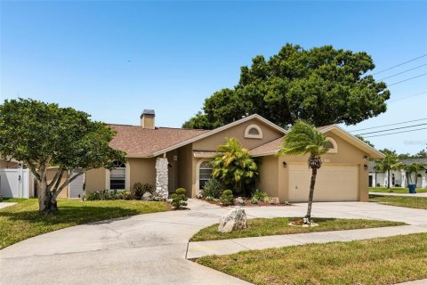 House in Largo, Florida 4 bedrooms, 169.08 sq.m. № 2112822