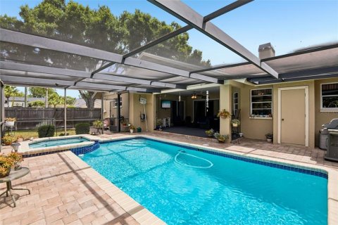 House in Largo, Florida 4 bedrooms, 169.08 sq.m. № 2112822 - photo 3
