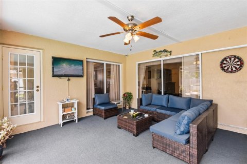 House in Largo, Florida 4 bedrooms, 169.08 sq.m. № 2112822 - photo 18