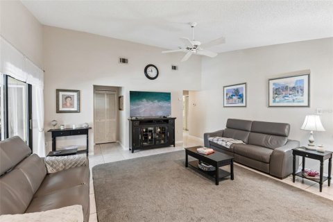 House in Largo, Florida 4 bedrooms, 169.08 sq.m. № 2112822 - photo 6