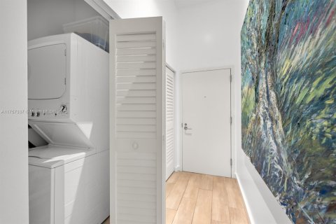 Condo in Miami, Florida, 2 bedrooms  № 1697823 - photo 21
