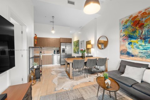 Condo in Miami, Florida, 2 bedrooms  № 1697823 - photo 8