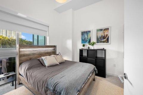 Condo in Miami, Florida, 2 bedrooms  № 1697823 - photo 9