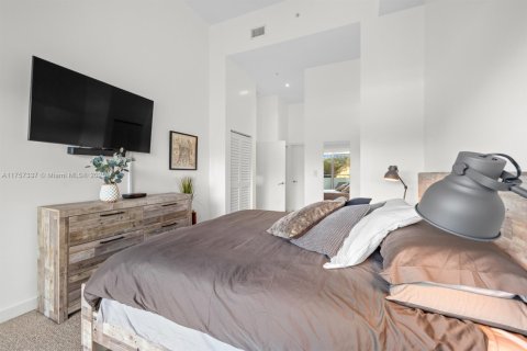 Condo in Miami, Florida, 2 bedrooms  № 1697823 - photo 14