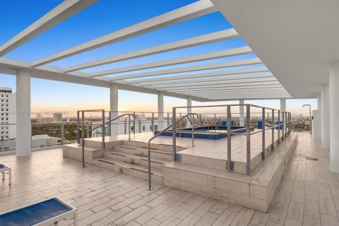 Condo in Miami, Florida, 2 bedrooms  № 1697823 - photo 29