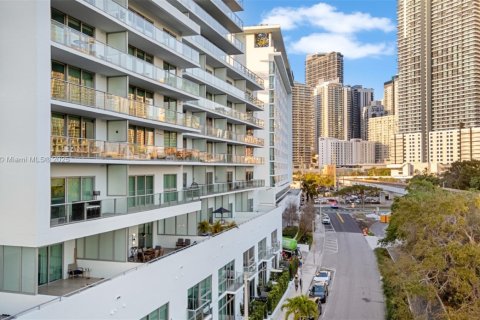 Condo in Miami, Florida, 2 bedrooms  № 1697823 - photo 2