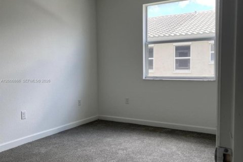 Touwnhouse à louer à Homestead, Floride: 4 chambres, 169.08 m2 № 2071699 - photo 12