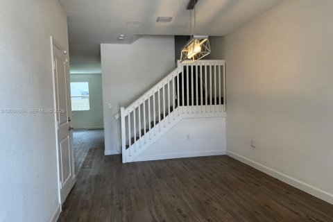 Touwnhouse à louer à Homestead, Floride: 4 chambres, 169.08 m2 № 2071699 - photo 6
