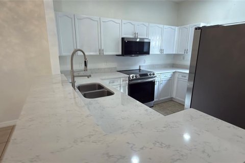 Casa en alquiler en Kissimmee, Florida, 4 dormitorios, 166.3 m2 № 1915962 - foto 5