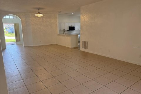 Casa en alquiler en Kissimmee, Florida, 4 dormitorios, 166.3 m2 № 1915962 - foto 4
