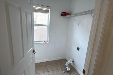 Casa en alquiler en Kissimmee, Florida, 4 dormitorios, 166.3 m2 № 1915962 - foto 10